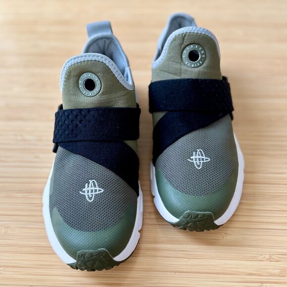 Nike Huarache Extreme GS Slip On Shoes, Olive Green, Size 3Y - Picture 2 of 10